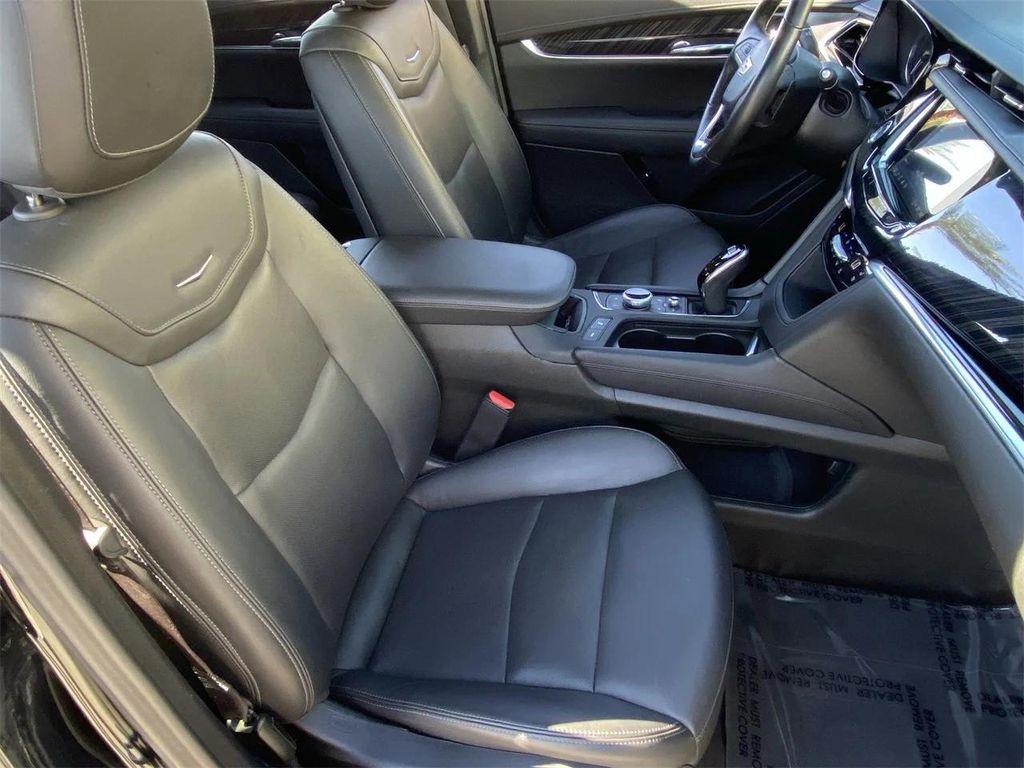 used 2025 Cadillac XT6 car, priced at $48,900