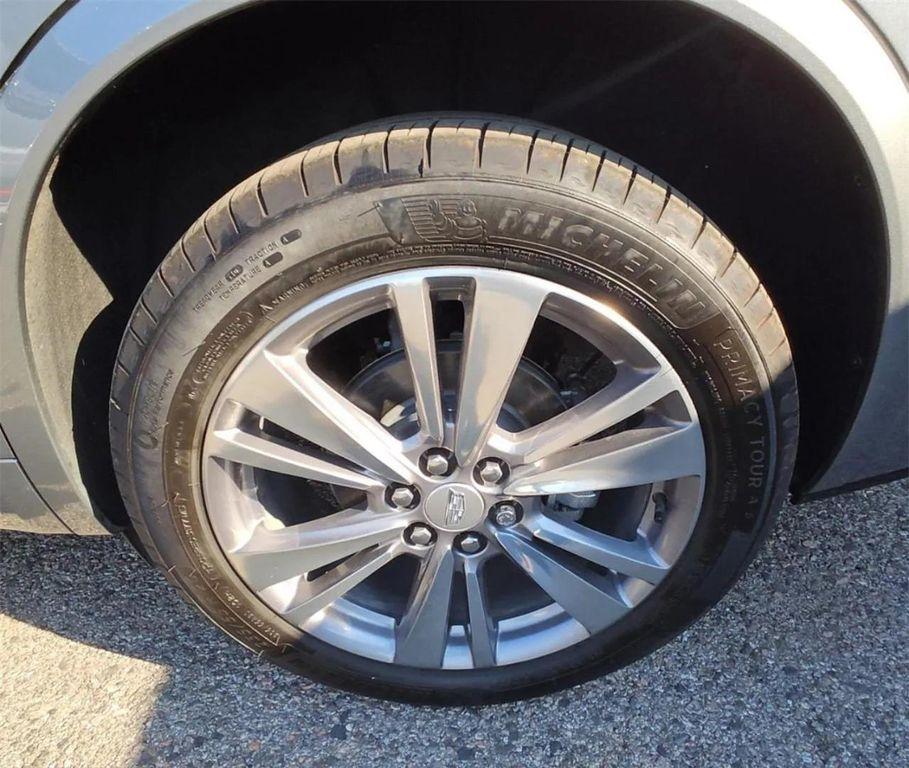 used 2025 Cadillac XT6 car, priced at $59,900