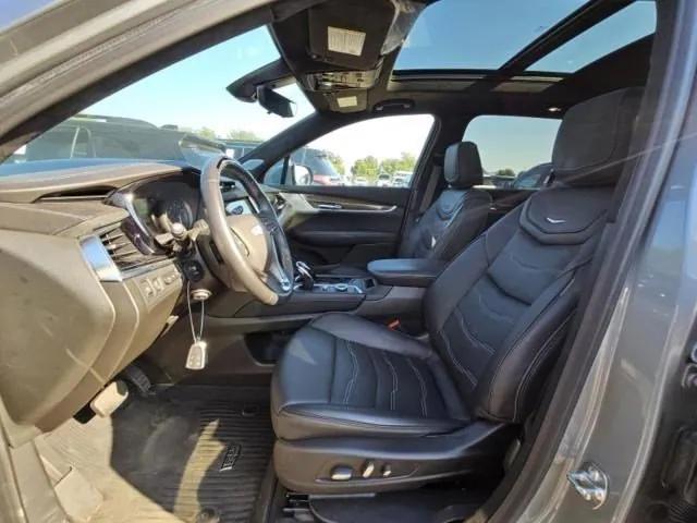 used 2025 Cadillac XT6 car, priced at $59,900