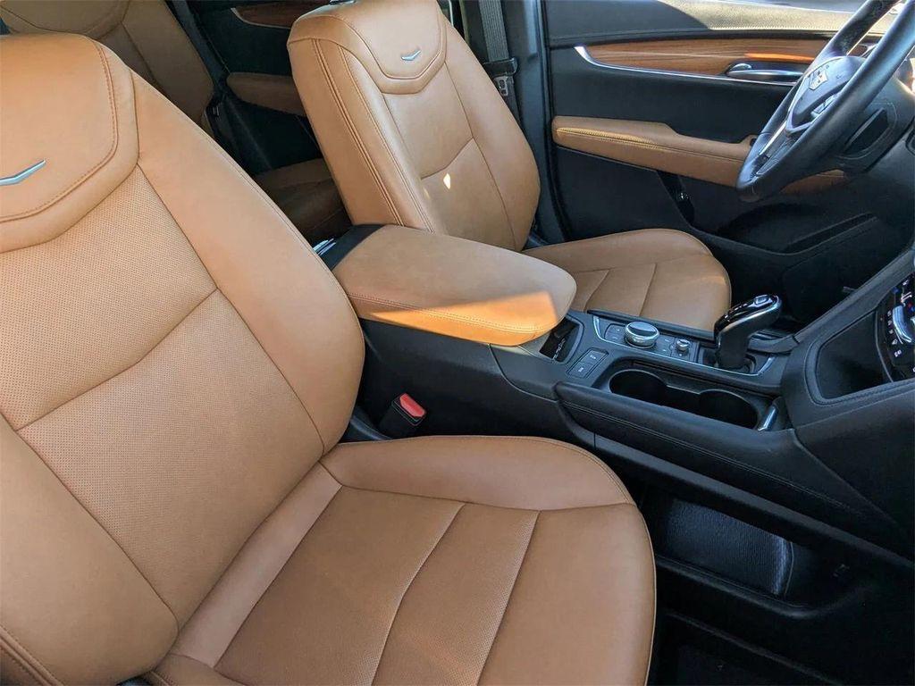 used 2021 Cadillac XT5 car, priced at $32,900
