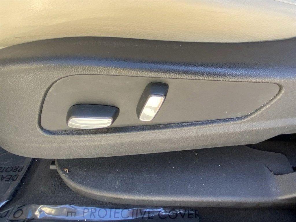 used 2017 Cadillac XT5 car, priced at $17,700