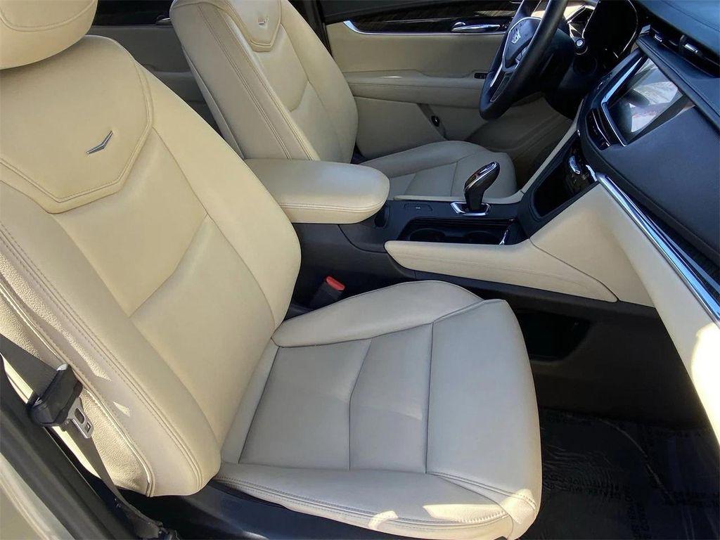 used 2017 Cadillac XT5 car, priced at $17,700