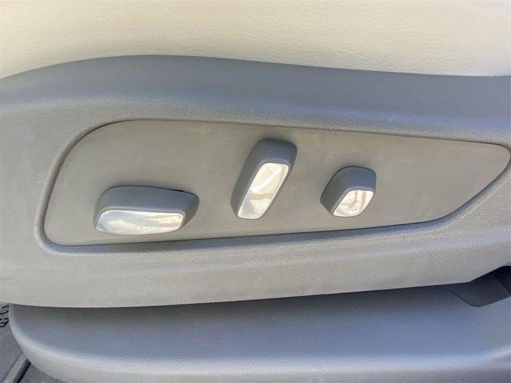 used 2024 Cadillac XT5 car, priced at $41,475