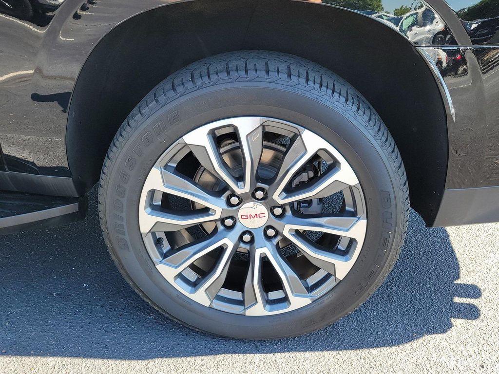 used 2022 GMC Yukon XL car, priced at $62,293