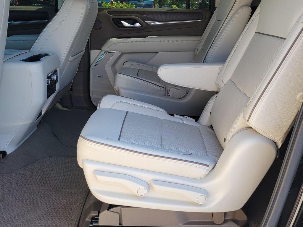 used 2022 GMC Yukon XL car, priced at $62,293