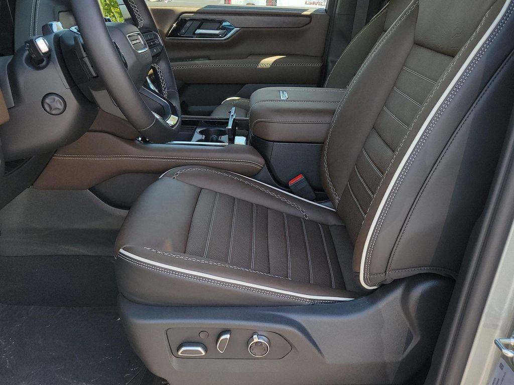new 2025 GMC Yukon XL car, priced at $112,090