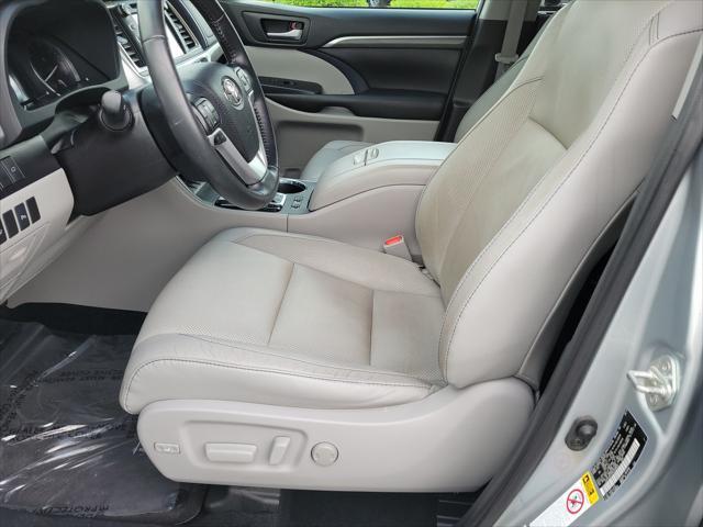 used 2019 Toyota Highlander car, priced at $30,745