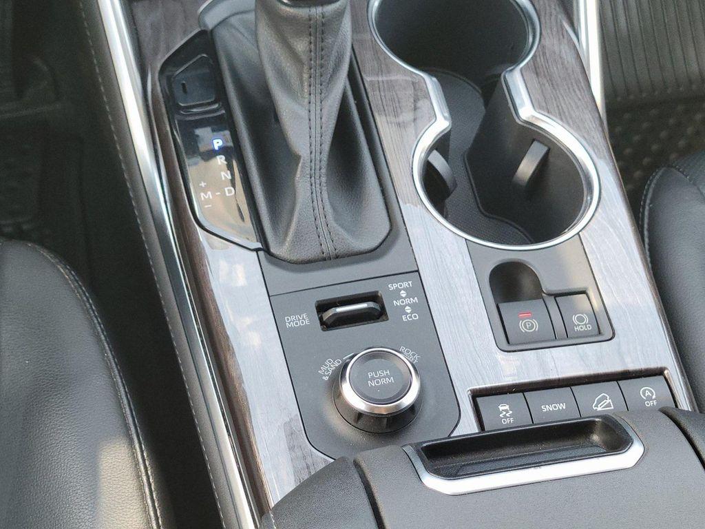 used 2021 Toyota Highlander car, priced at $31,650