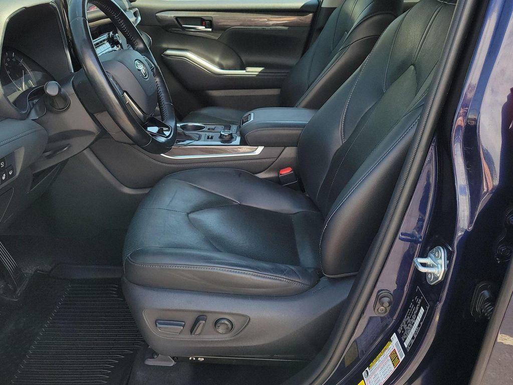 used 2021 Toyota Highlander car, priced at $31,650