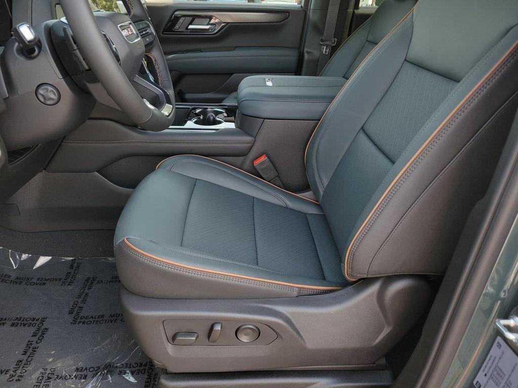 new 2025 GMC Yukon XL car, priced at $85,745