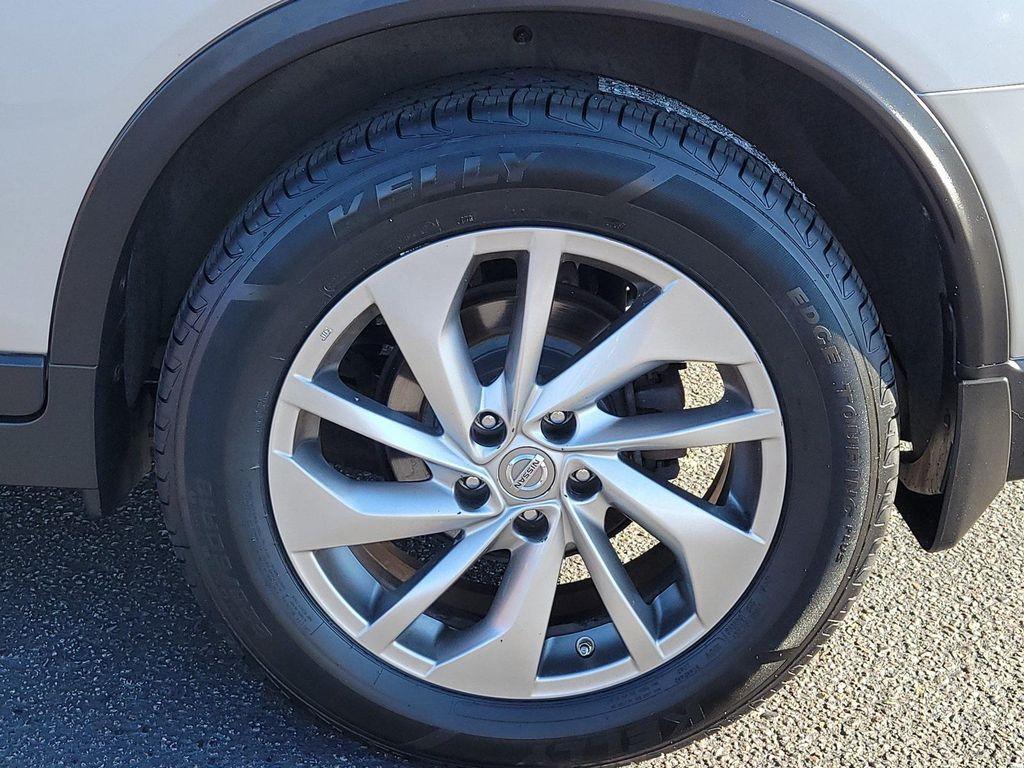used 2015 Nissan Rogue car, priced at $11,652