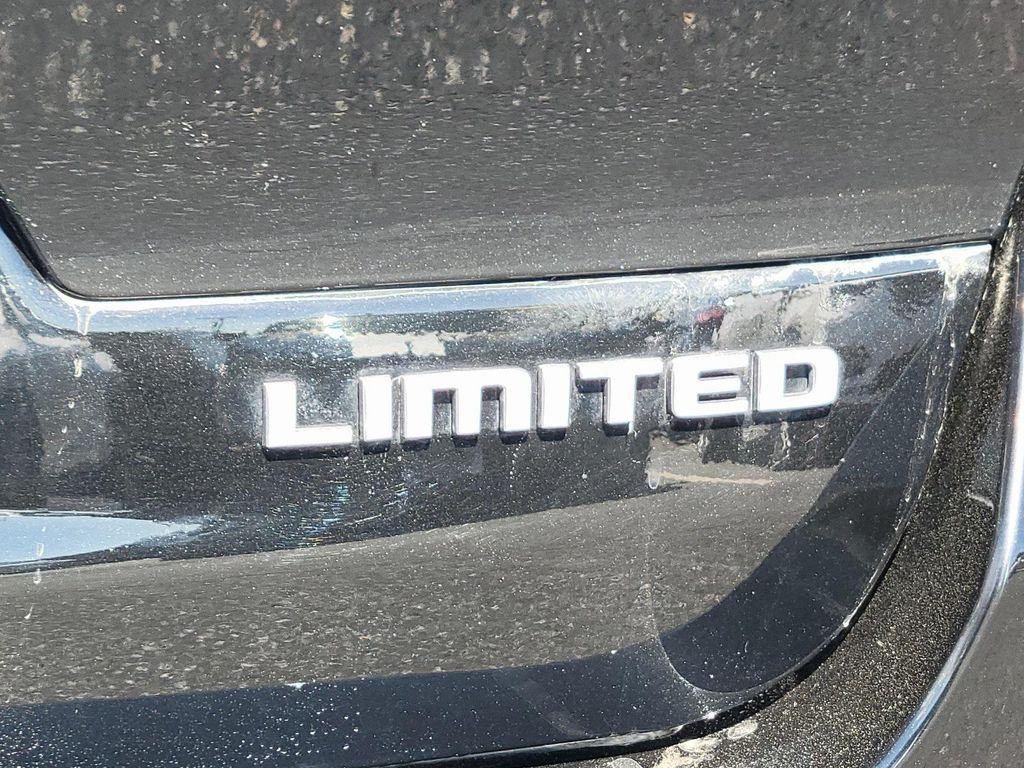 used 2025 Jeep Grand Cherokee L car, priced at $44,386