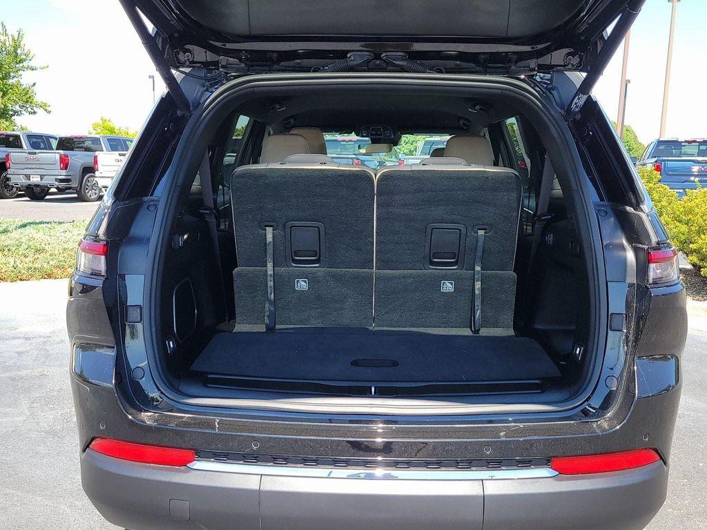used 2025 Jeep Grand Cherokee L car, priced at $44,386