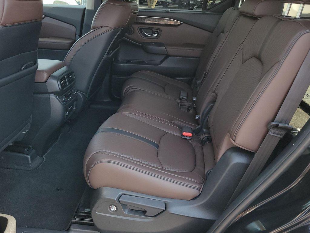 used 2023 Honda Pilot car, priced at $45,651