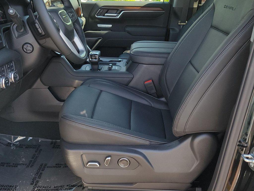 new 2025 GMC Sierra 1500 car, priced at $67,895