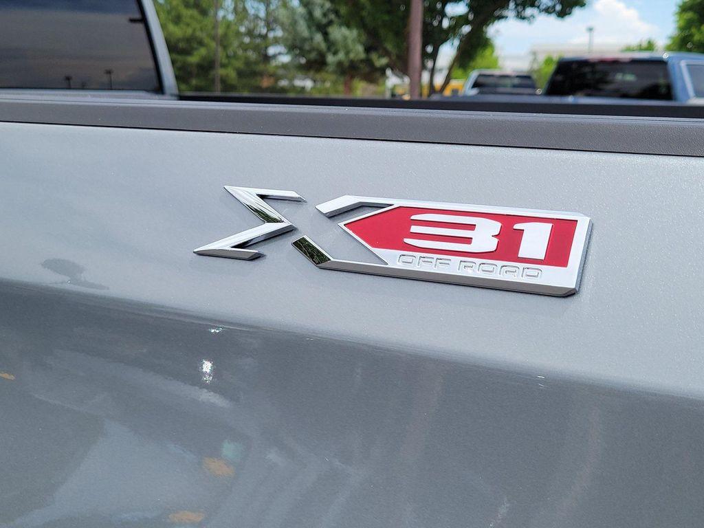 new 2025 GMC Sierra 1500 car, priced at $56,930