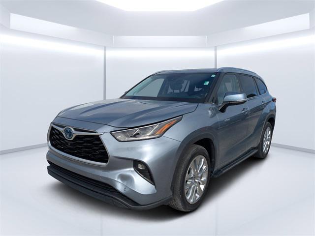 used 2020 Toyota Highlander Hybrid car, priced at $33,995