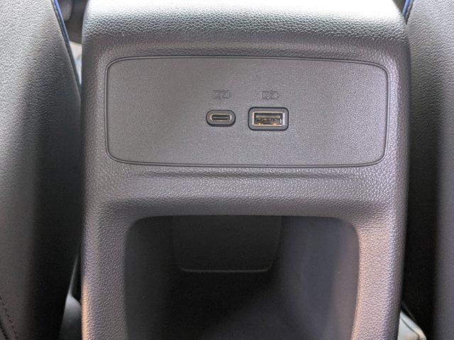 new 2025 Buick Envista car, priced at $27,625