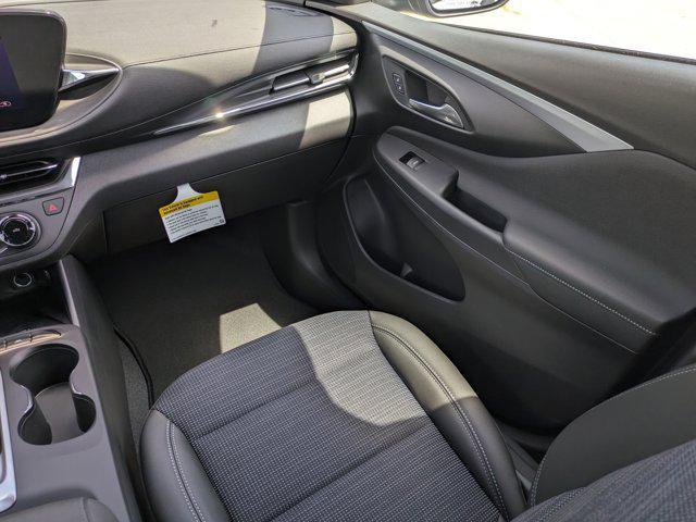 new 2025 Buick Envista car, priced at $25,600