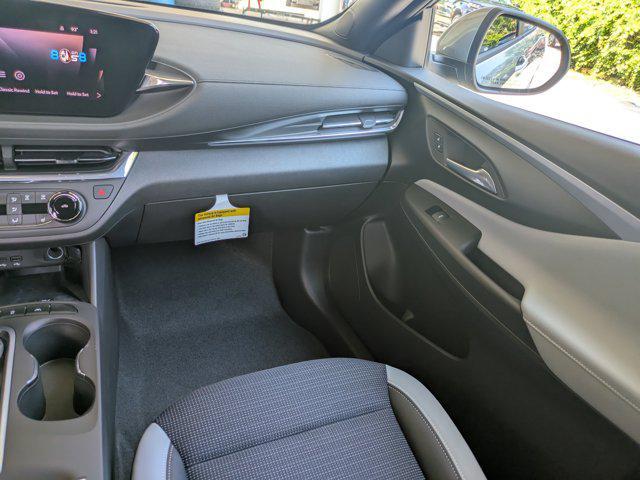 new 2025 Buick Envista car, priced at $26,225