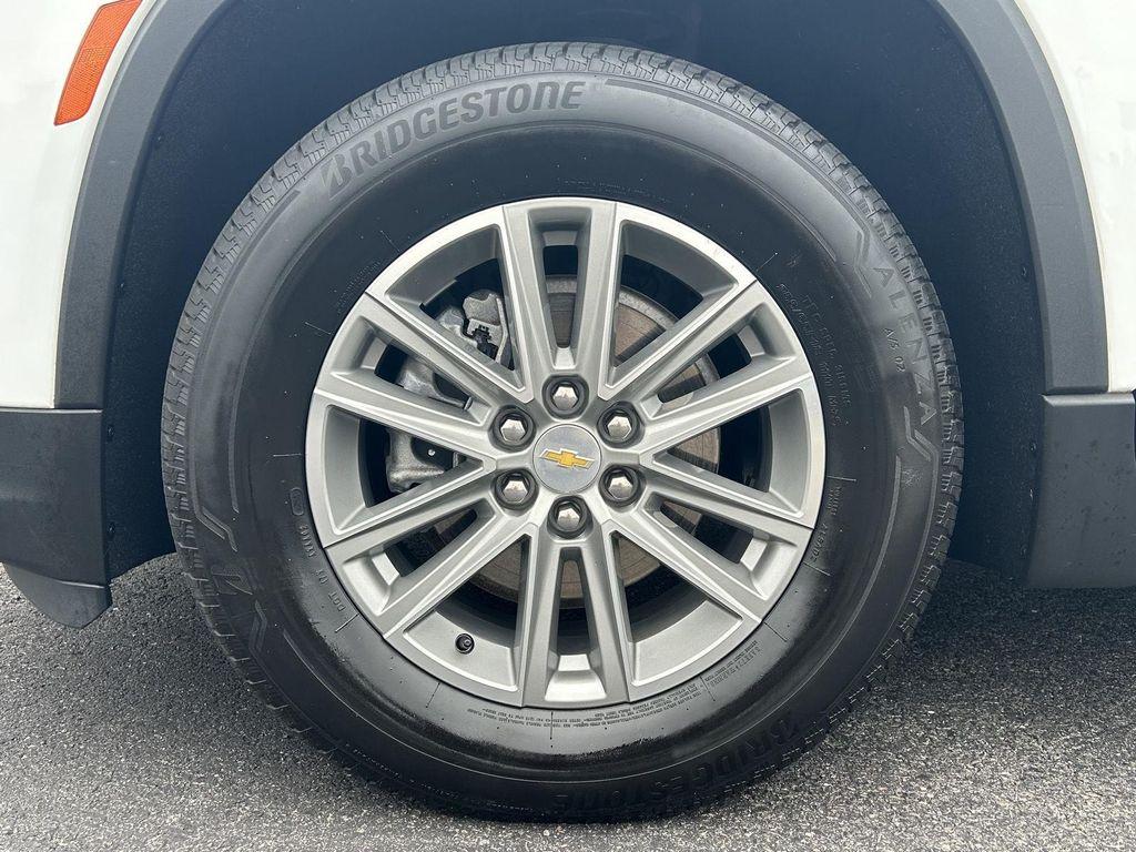 used 2023 Chevrolet Traverse car, priced at $36,498