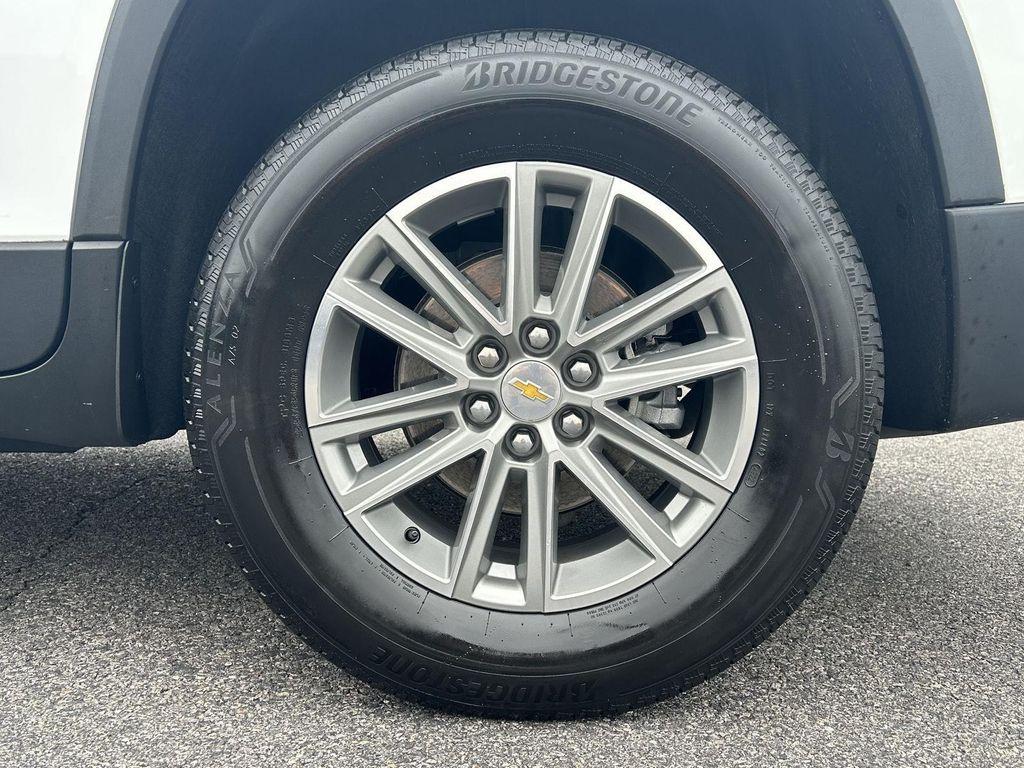 used 2023 Chevrolet Traverse car, priced at $36,498