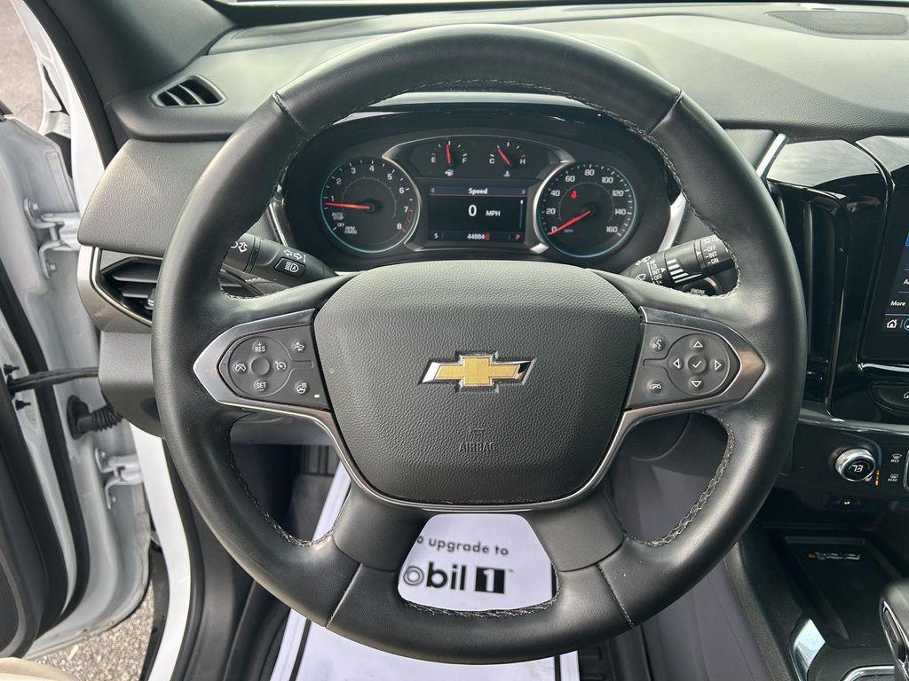used 2023 Chevrolet Traverse car, priced at $32,498