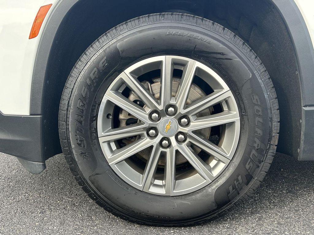 used 2023 Chevrolet Traverse car, priced at $32,498