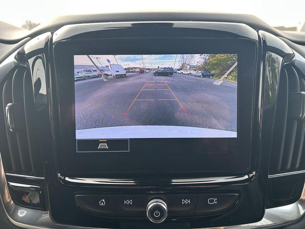 used 2023 Chevrolet Traverse car, priced at $32,498