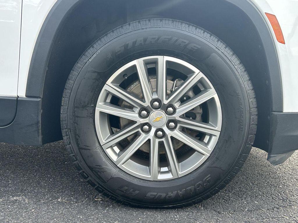 used 2023 Chevrolet Traverse car, priced at $32,498