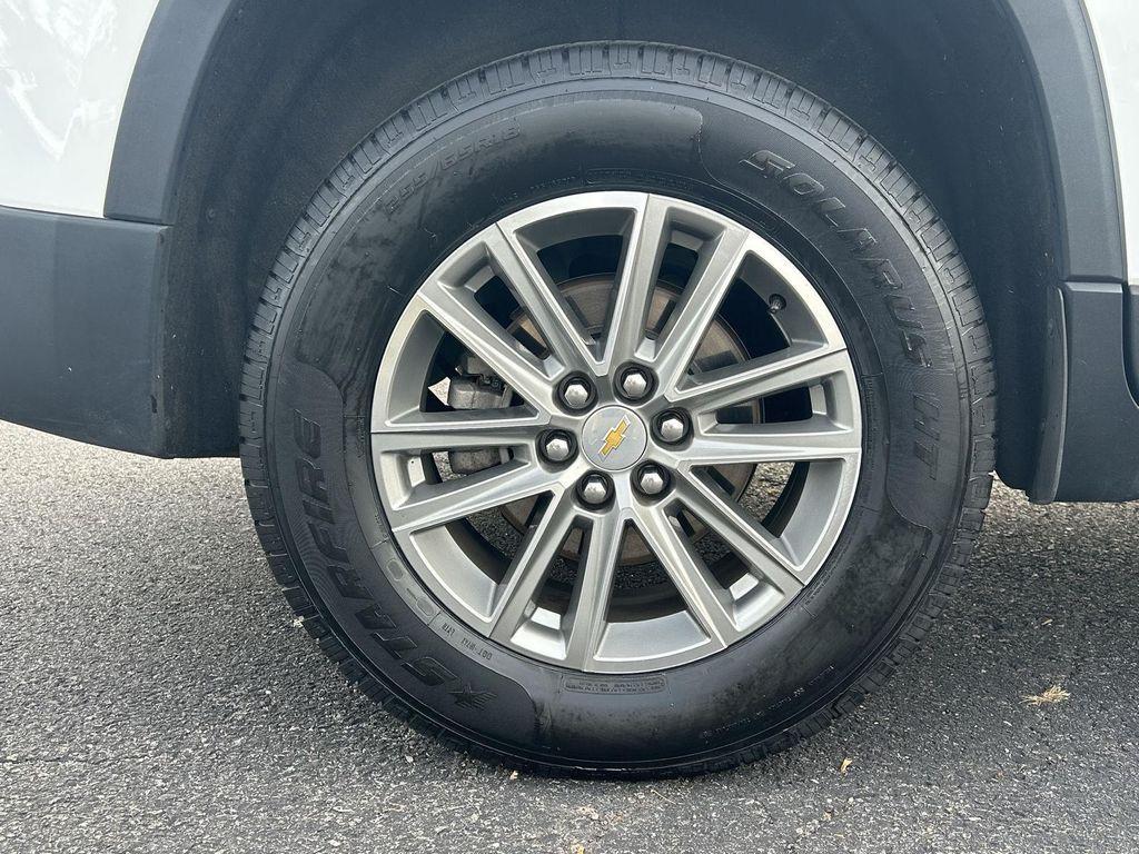 used 2023 Chevrolet Traverse car, priced at $32,498