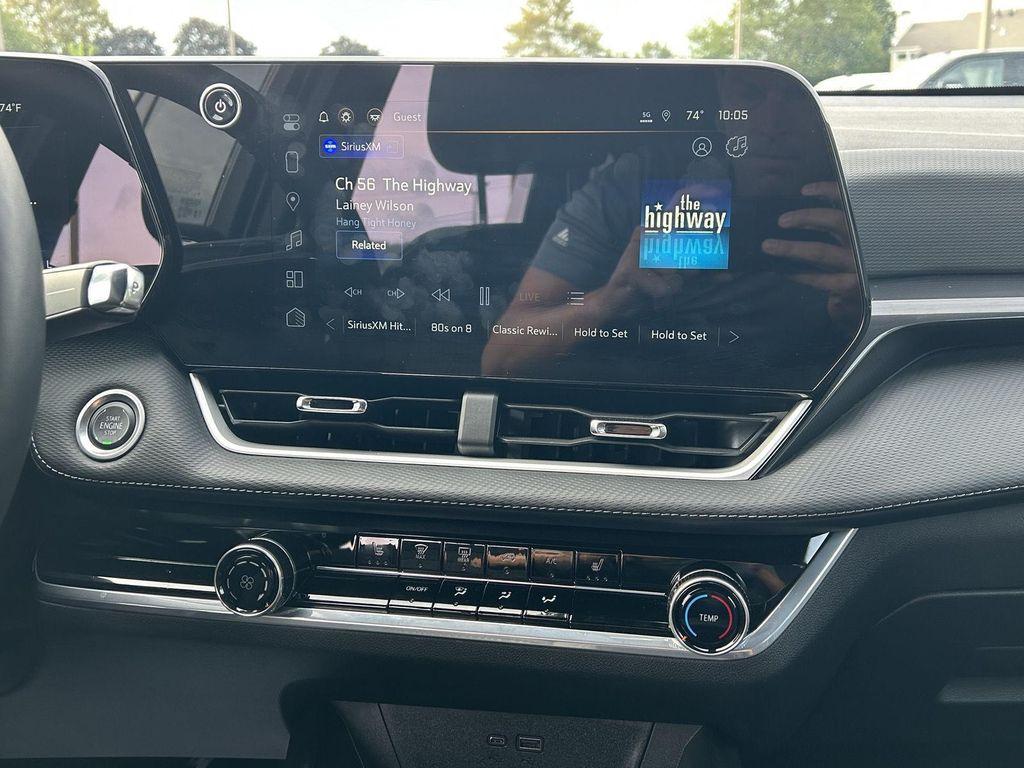 new 2025 Chevrolet Equinox car, priced at $33,680