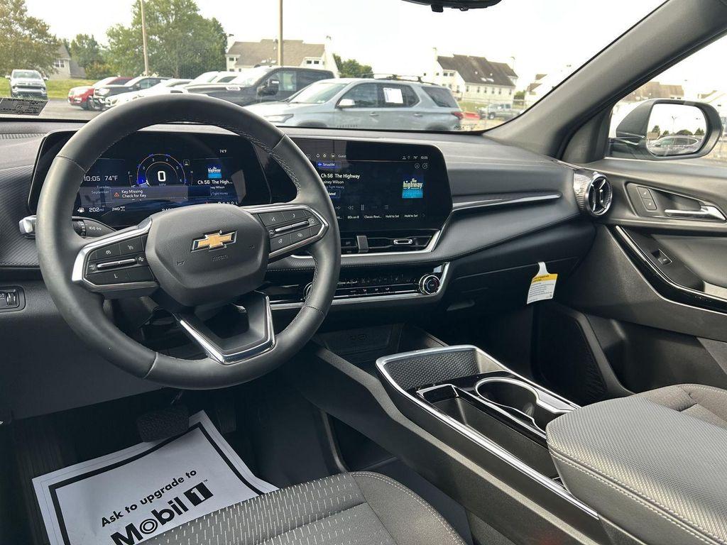 new 2025 Chevrolet Equinox car, priced at $33,680