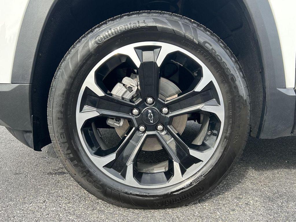 new 2025 Chevrolet Equinox car, priced at $33,680