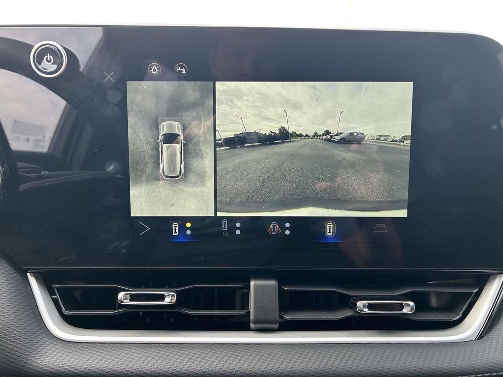 new 2025 Chevrolet Equinox car, priced at $33,680