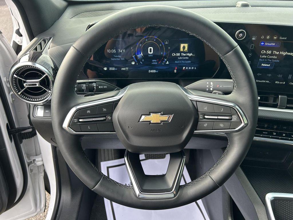 new 2025 Chevrolet Equinox car, priced at $33,680