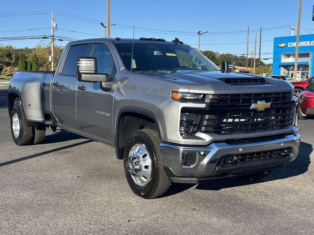 new 2026 Chevrolet Silverado 3500 car, priced at $73,125