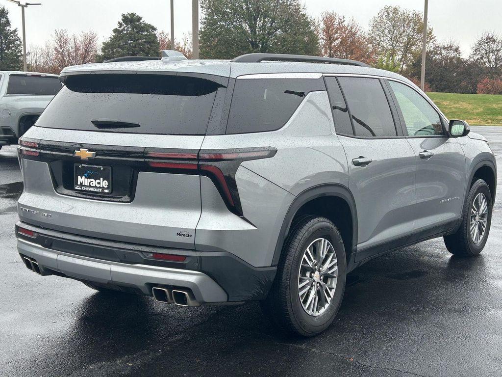 used 2025 Chevrolet Traverse car, priced at $36,998