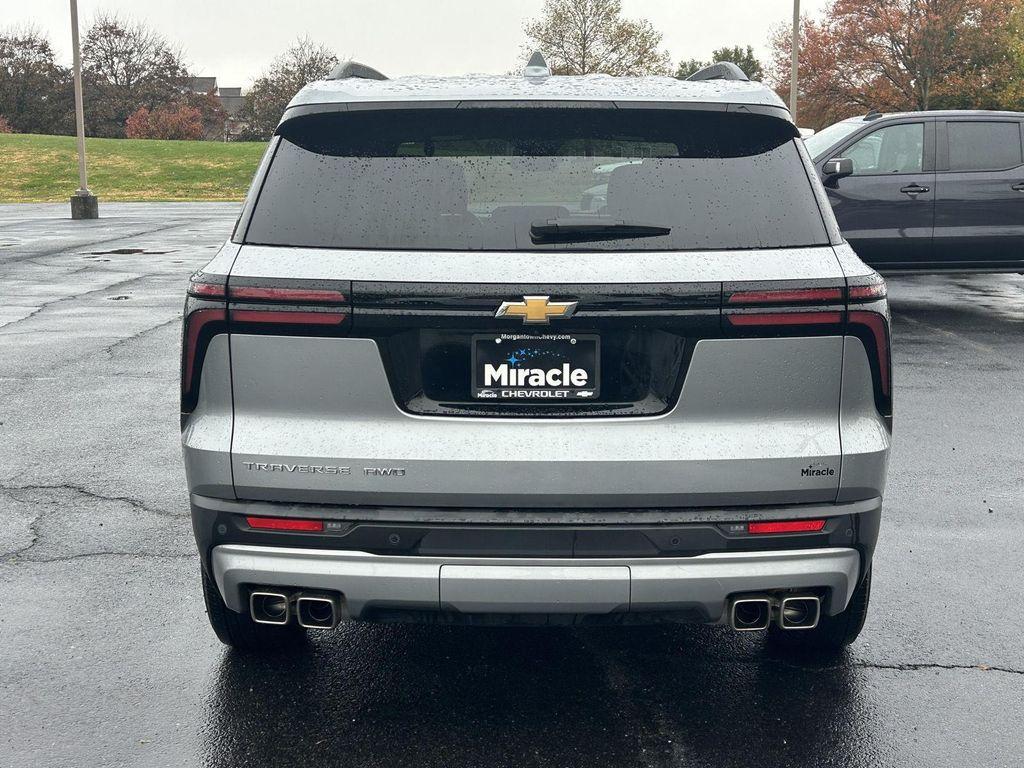 used 2025 Chevrolet Traverse car, priced at $36,998