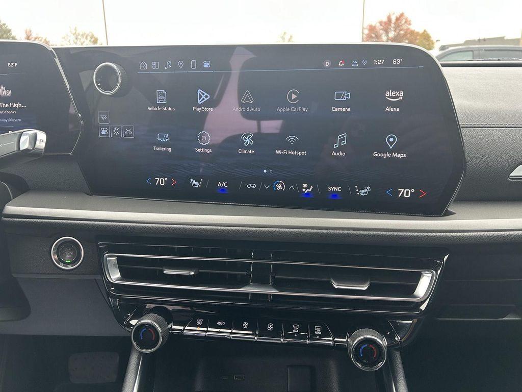 used 2025 Chevrolet Traverse car, priced at $36,998