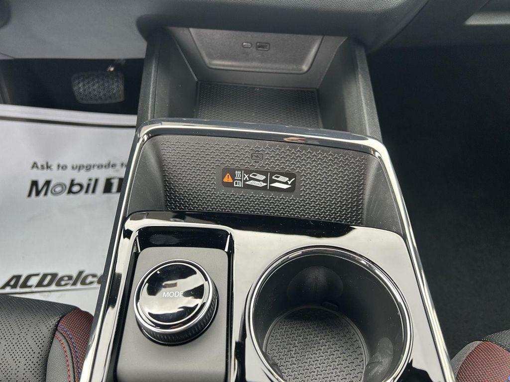 new 2026 Chevrolet Equinox car, priced at $38,840