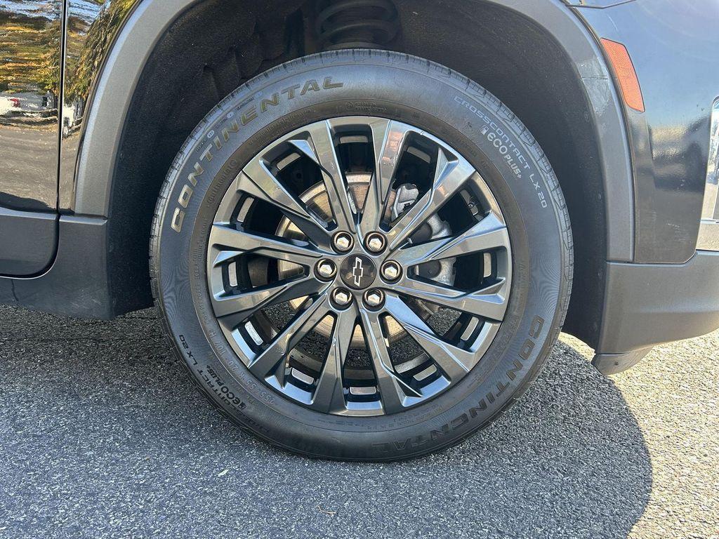 used 2023 Chevrolet Traverse car, priced at $37,498
