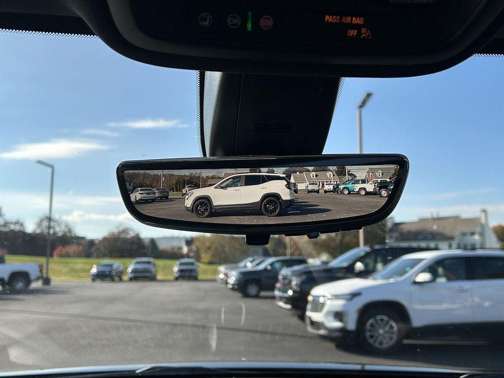 used 2023 Chevrolet Traverse car, priced at $37,498