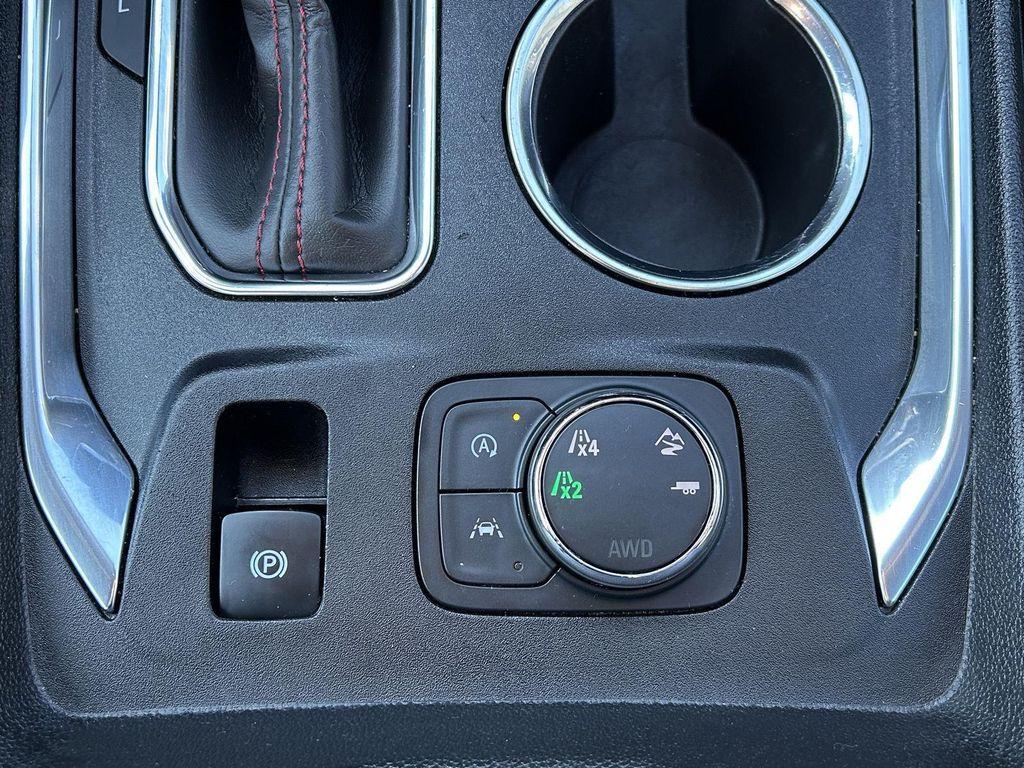 used 2023 Chevrolet Traverse car, priced at $37,498