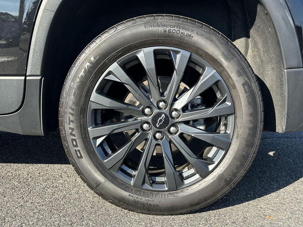 used 2023 Chevrolet Traverse car, priced at $37,498