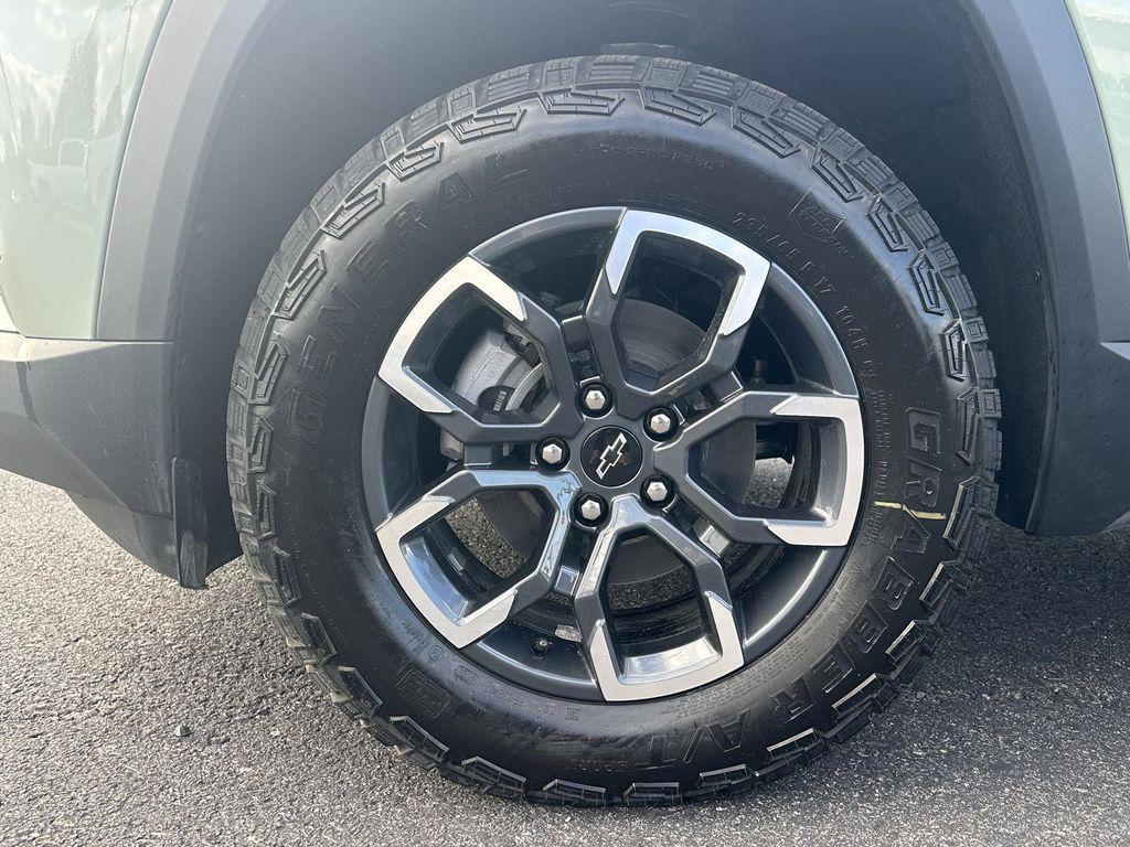 new 2026 Chevrolet Equinox car, priced at $40,290