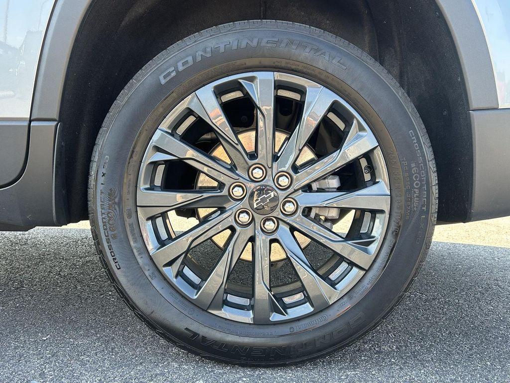 used 2023 Chevrolet Traverse car, priced at $37,995