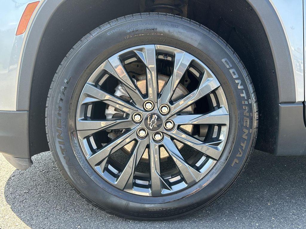 used 2023 Chevrolet Traverse car, priced at $37,995