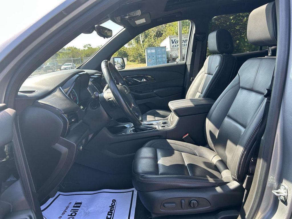 used 2023 Chevrolet Traverse car, priced at $37,995