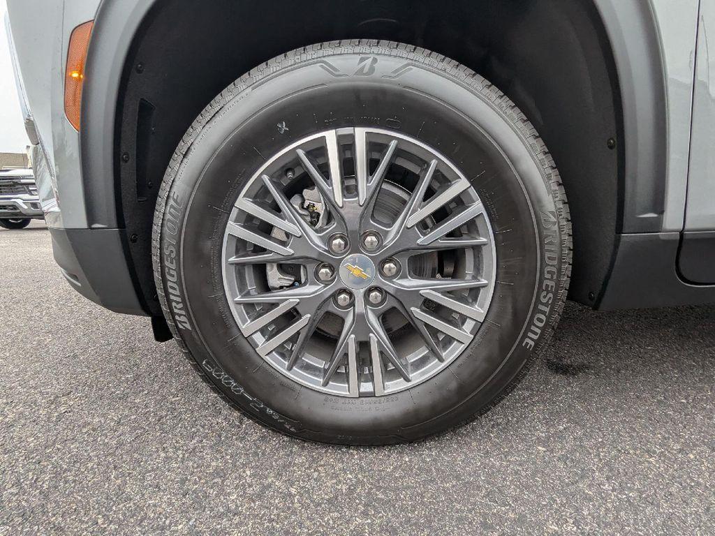 new 2026 Chevrolet Traverse car, priced at $45,715